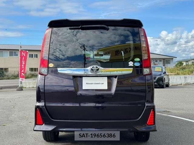 Toyota NOAH 2016-01 449060-15