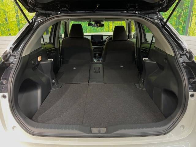 Toyota YARIS CROSS 2021-09 27488-10