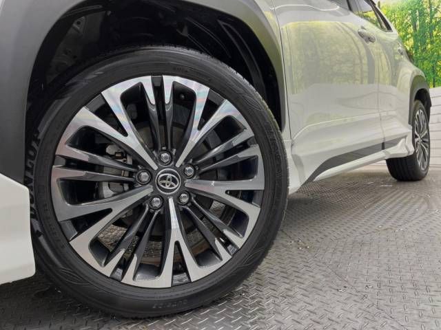 Toyota YARIS CROSS 2021-09 27488-13