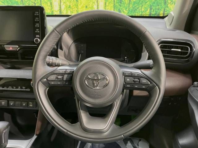 Toyota YARIS CROSS 2021-09 27488-11