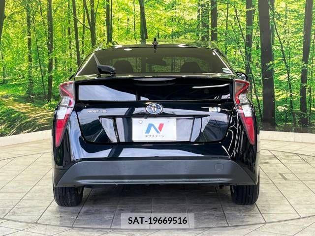 Toyota PRIUS 2017-12 342343-15