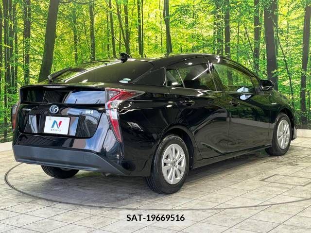 Toyota PRIUS 2017-12 342343-17