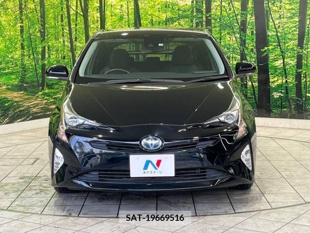 Toyota PRIUS 2017-12 342343-14