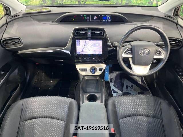 Toyota PRIUS 2017-12 342343-1