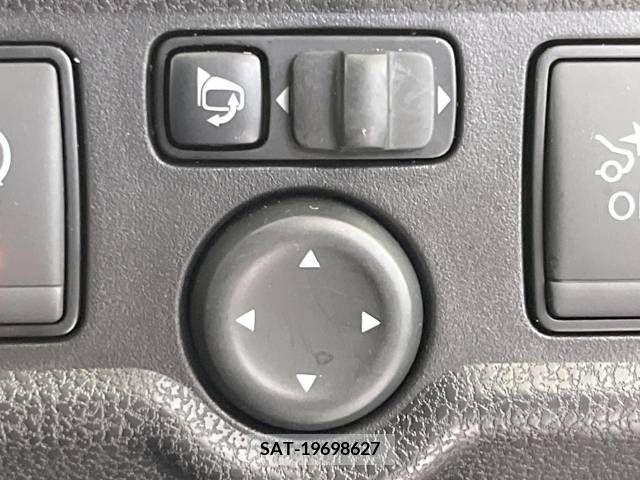 Nissan NOTE 2017-06 329565-5
