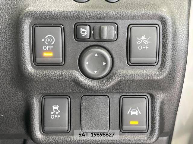 Nissan NOTE 2017-06 329565-3
