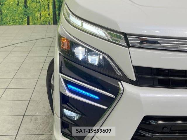 Toyota VOXY 2019-07 332240-13