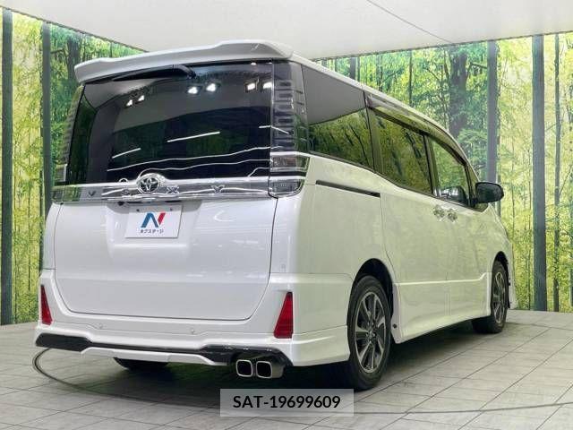 Toyota VOXY 2019-07 332240-18