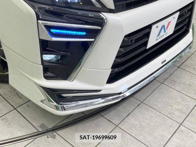 Toyota VOXY 2019-07 332240-2
