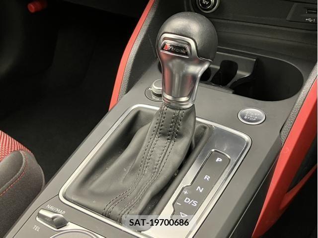 Audi Q2 2018-07 223501-12