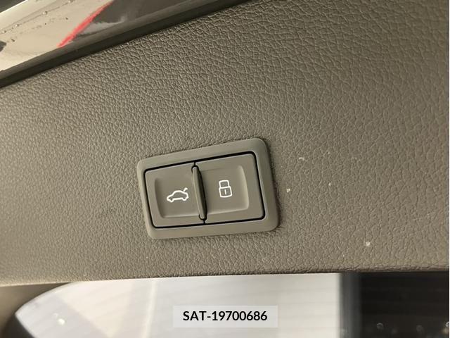 Audi Q2 2018-07 223501-15
