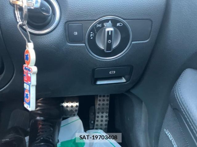 Mercedes Benz SLK 2011-08 429839-12
