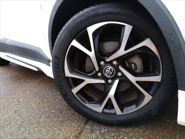 Toyota C-HR 2017-02 192784-3