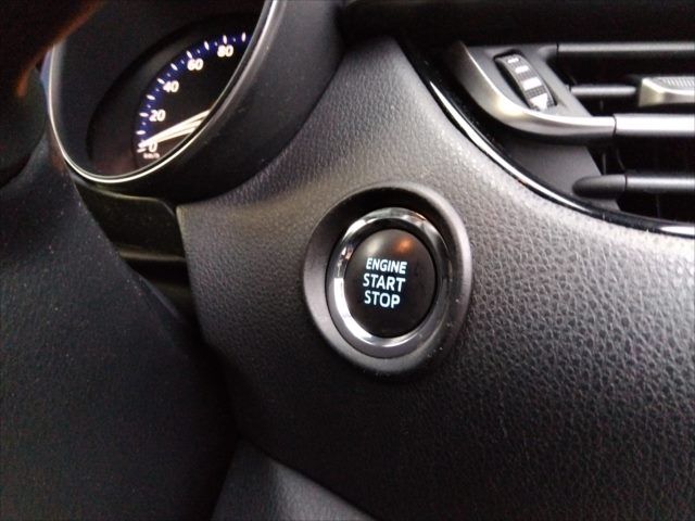 Toyota C-HR 2017-02 192784-17