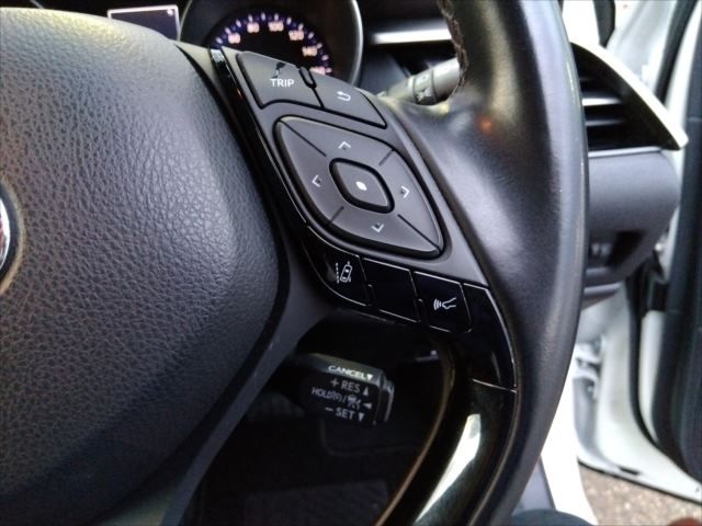 Toyota C-HR 2017-02 192784-20