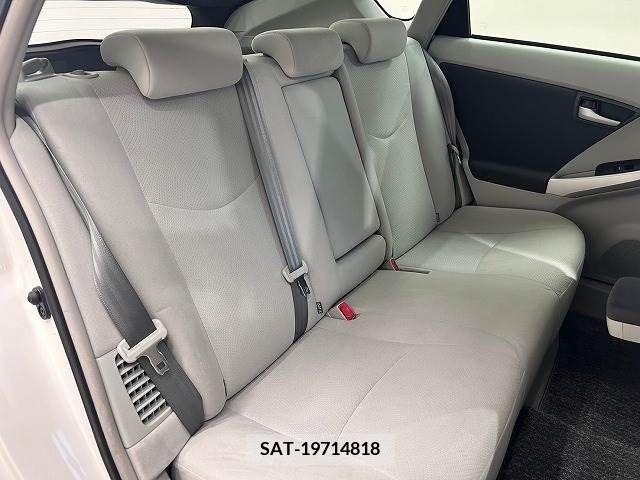 Toyota PRIUS 2011-10 335098-9
