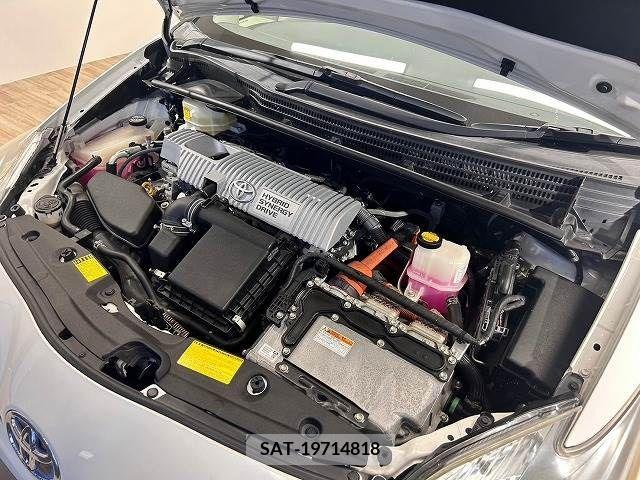 Toyota PRIUS 2011-10 335098-19