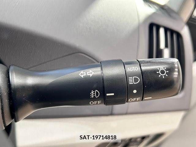 Toyota PRIUS 2011-10 335098-7