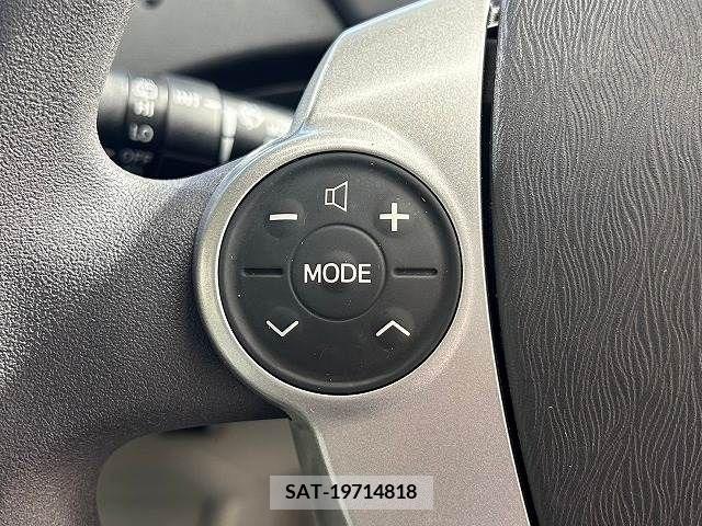 Toyota PRIUS 2011-10 335098-6