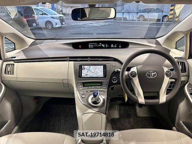 Toyota PRIUS 2011-10 335098-1