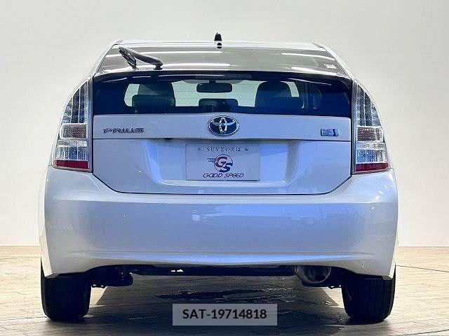 Toyota PRIUS 2011-10 335098-12