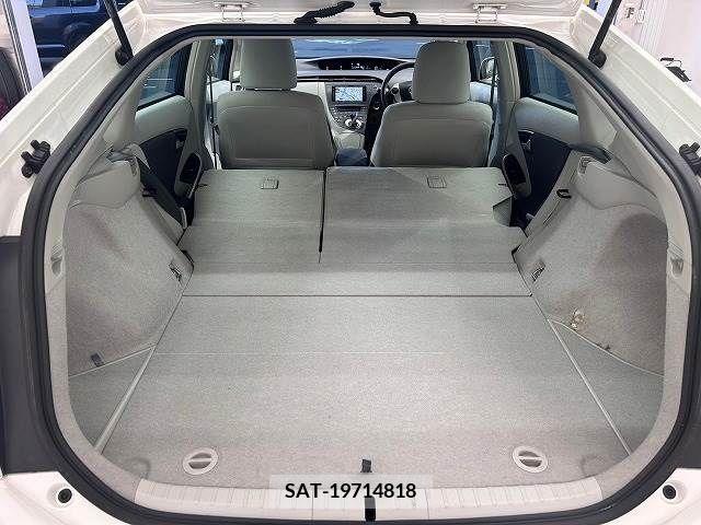 Toyota PRIUS 2011-10 335098-10