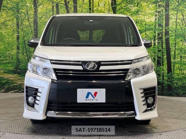 Toyota VOXY 2015-12 345627-15