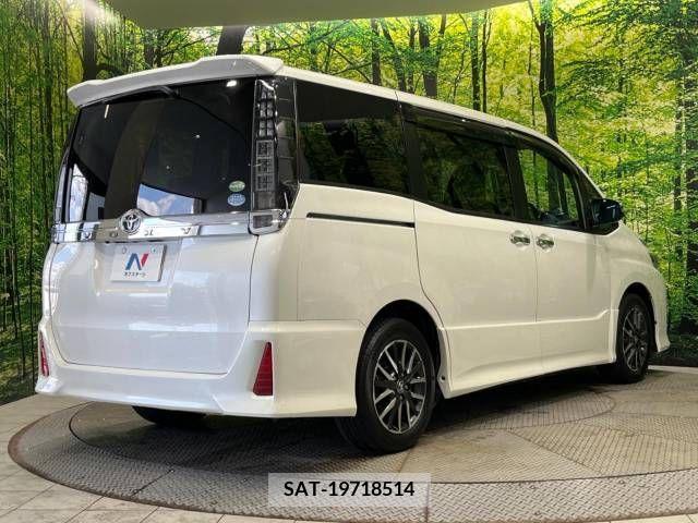 Toyota VOXY 2015-12 345627-18