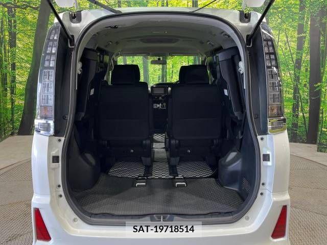 Toyota VOXY 2015-12 345627-11