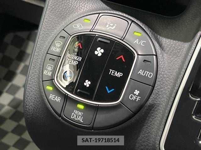 Toyota VOXY 2015-12 345627-6