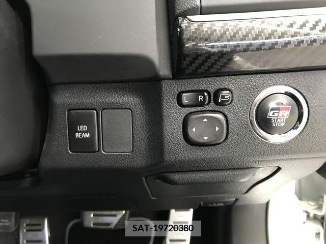 Toyota MARK X 2017-10 348403-23