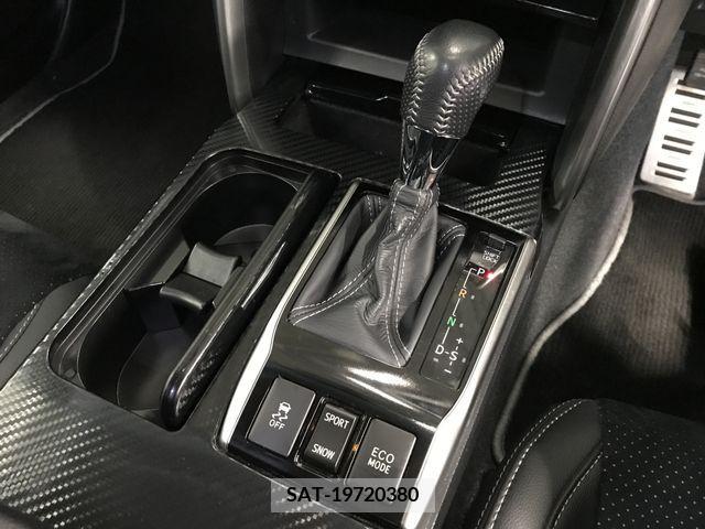 Toyota MARK X 2017-10 348403-20