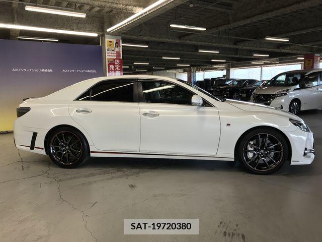Toyota MARK X 2017-10 348403-4
