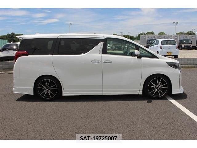 Toyota ALPHARD 2018-10 345832-10