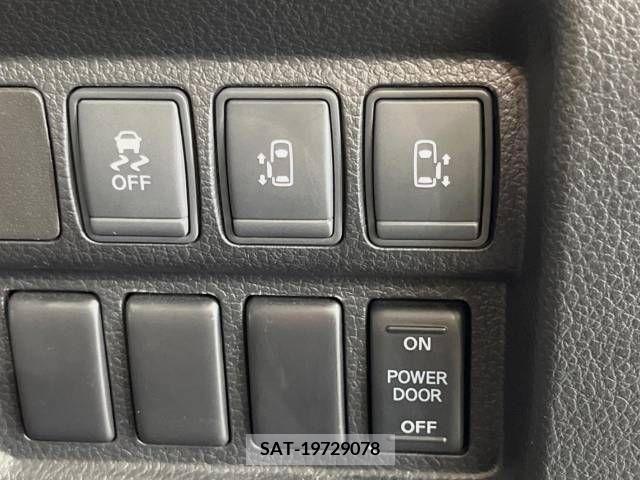 Nissan ELGRAND 2016-05 359674-4