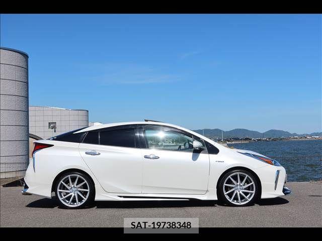 Toyota PRIUS 2019-06 393432-2