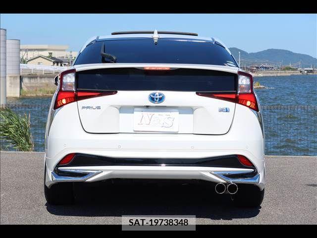 Toyota PRIUS 2019-06 393432-4