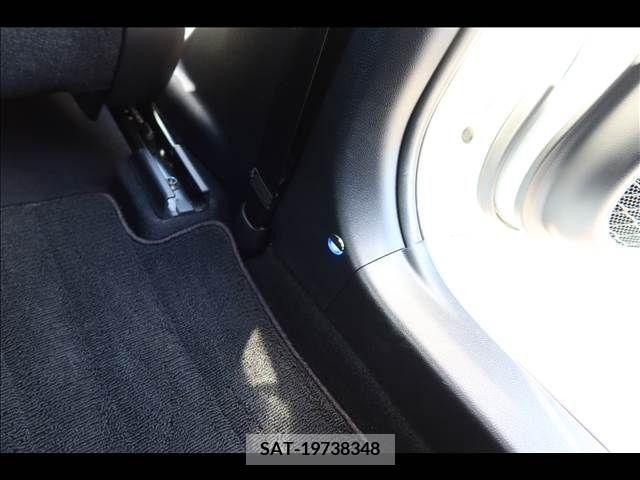 Toyota PRIUS 2019-06 393432-17