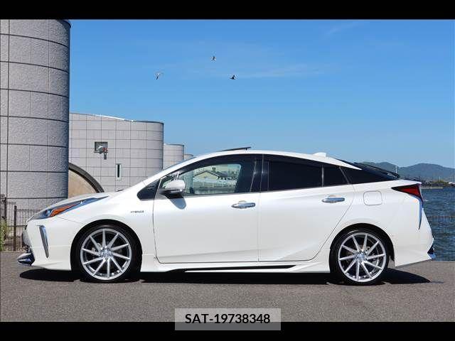 Toyota PRIUS 2019-06 393432-6