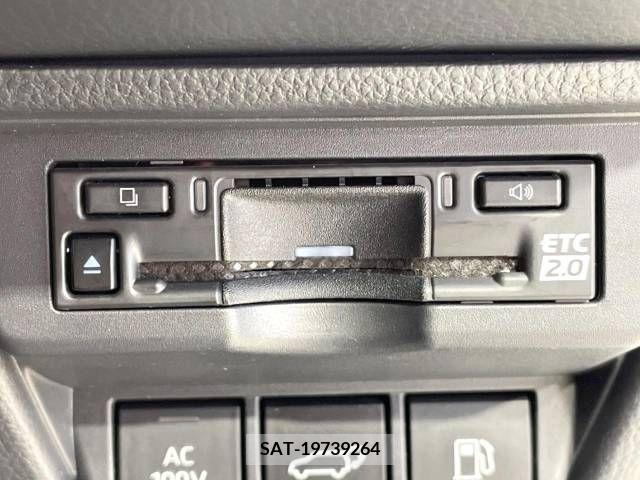 Toyota PRIUS 2023-11 335148-7