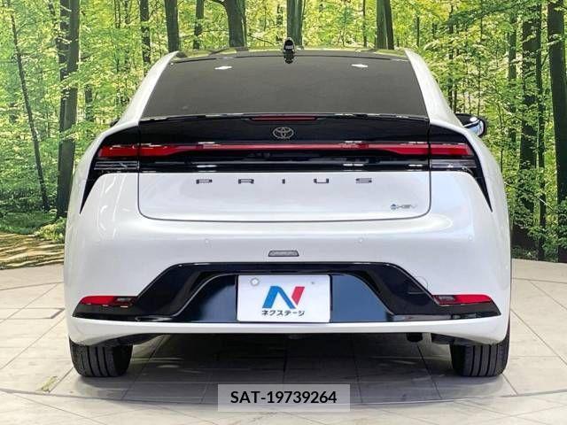 Toyota PRIUS 2023-11 335148-15