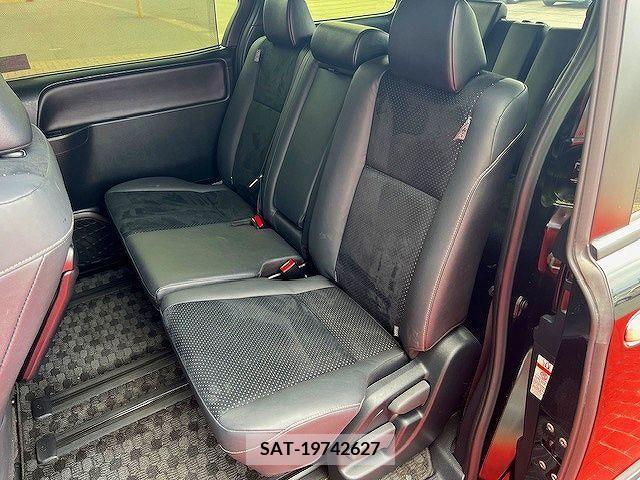 Toyota VOXY 2021-03 289208-18