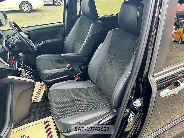 Toyota VOXY 2021-03 289208-12
