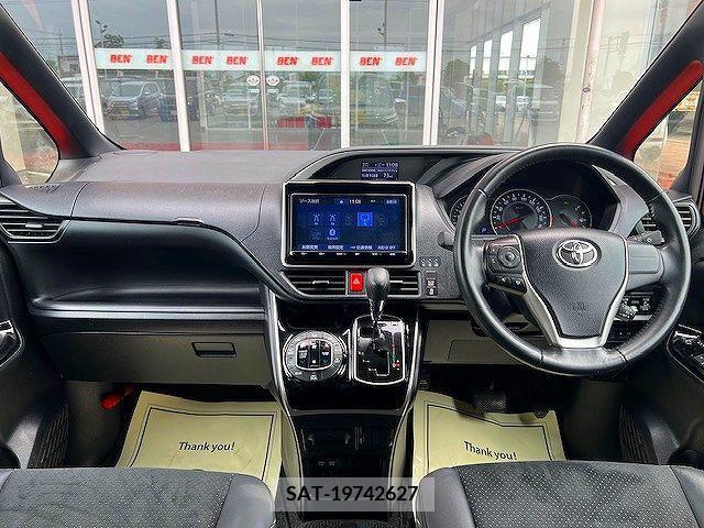 Toyota VOXY 2021-03 289208-1