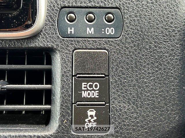 Toyota VOXY 2021-03 289208-20