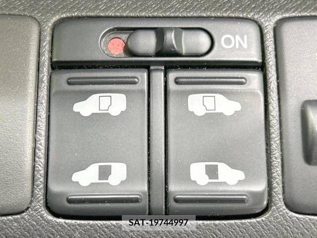 Honda STEP WGN 2010-04 327243-2