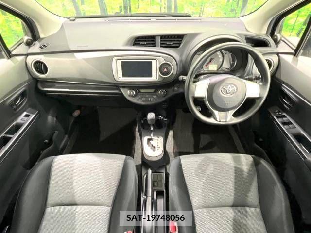 Toyota VITZ 2013-06 381371-1