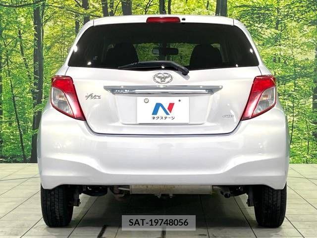 Toyota VITZ 2013-06 381371-15