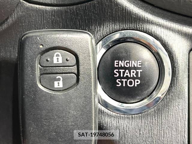 Toyota VITZ 2013-06 381371-6