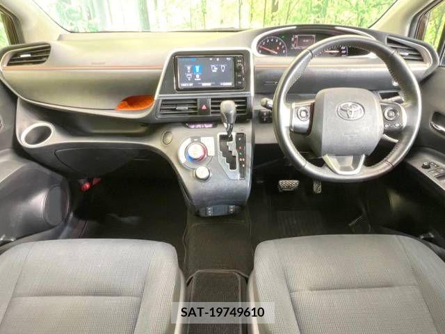 Toyota SIENTA 2015-07 379584-1